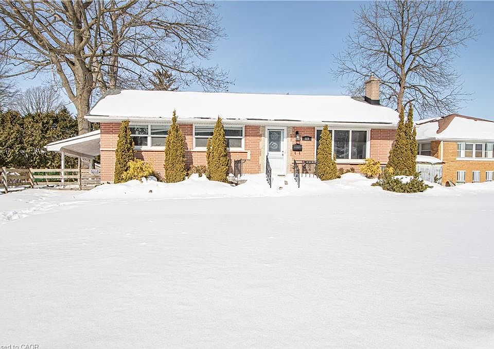 1st image of 122 Fundy Ave