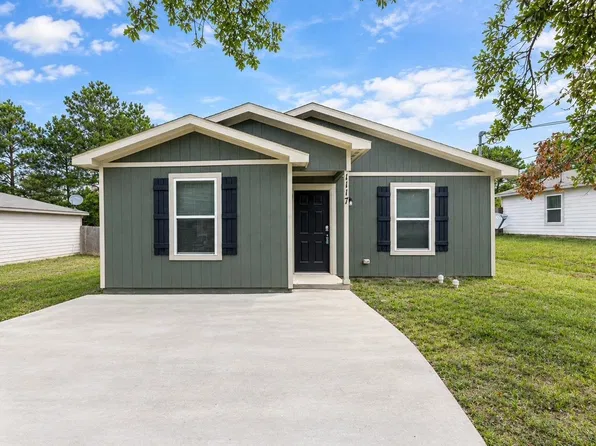 1117 Birdsong St, Longview, TX 75602