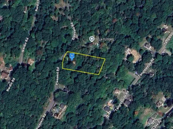 76 Pleasant Rd, Lake Peekskill, NY 10537