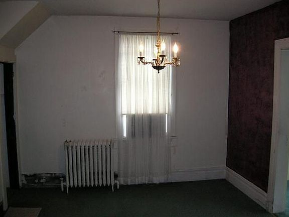 3rd image of 216 W 5th Ave