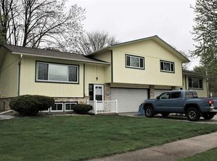 3306 Nightingale Ln, Middleton, WI 53562