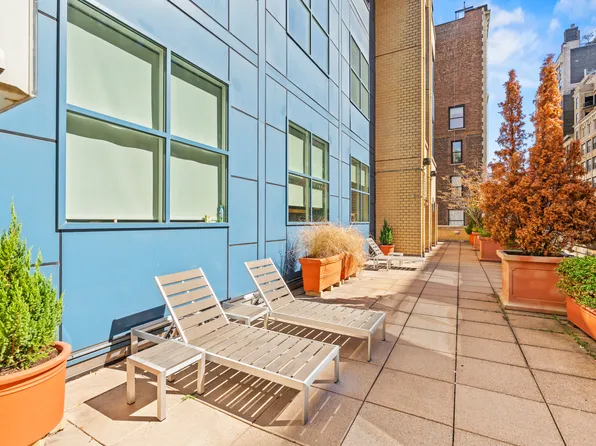 425 5th Avenue image 11 of 18