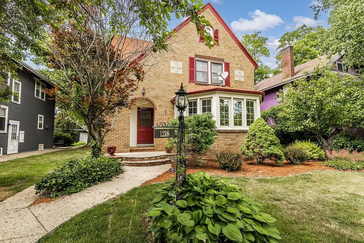 1218 Harlem Blvd photo 1