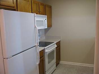 5th image of 27 Guinevere Ln #D