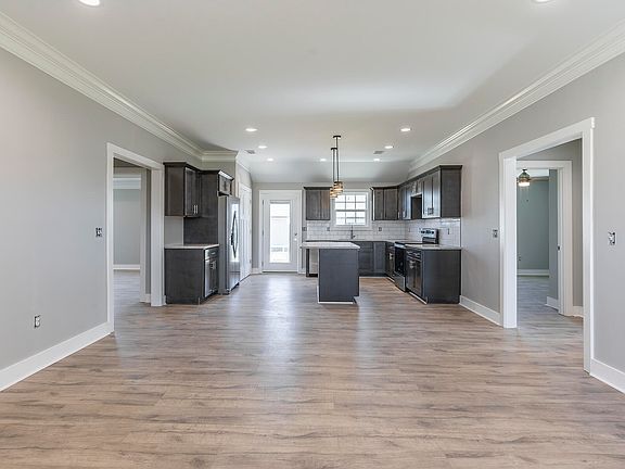 5th image of 112 Candy Apple Ln