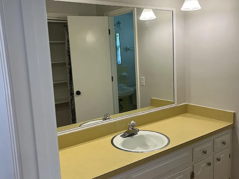 810 Davis Dr — Photo 15