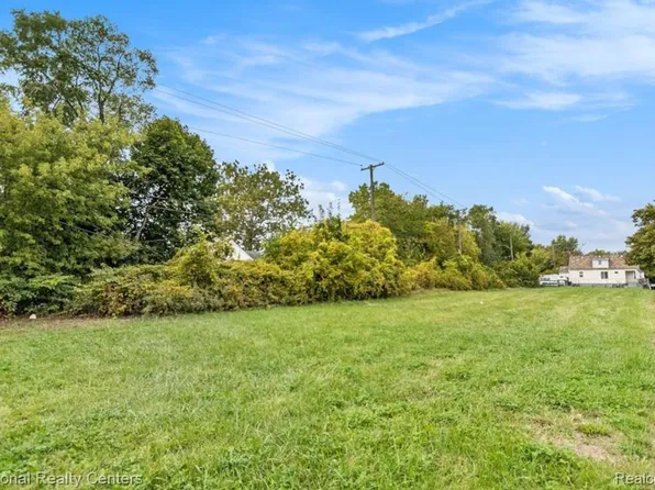 3765 Rolf Pl, Detroit, MI 48214