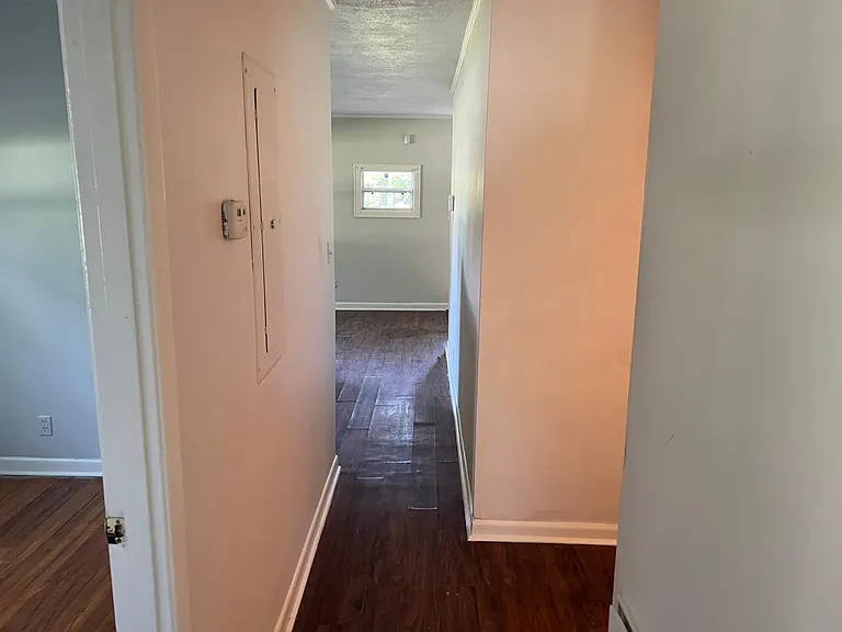 106 W Pinson St — Photo 4