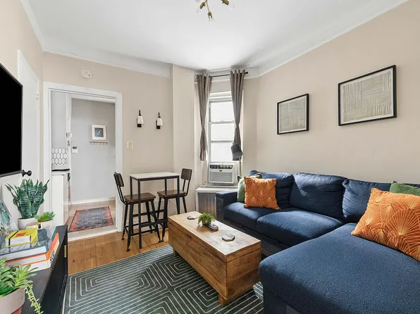 326 E 73rd St APT 3C, Manhattan, NY 10021