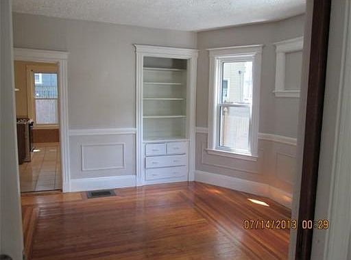 2nd image of 99 Draper St #2