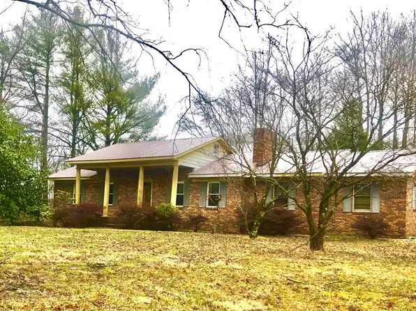 1425 Moodyville Loop, Byrdstown, TN 38549