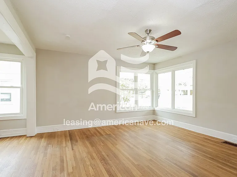 12435_004_wm_-_living_room_13580810.jpg