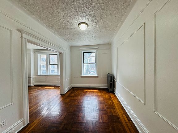 4th image of 154 Belmont Ave #12E