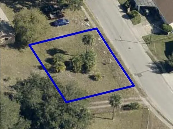 810 Booker St, Titusville, FL 32780