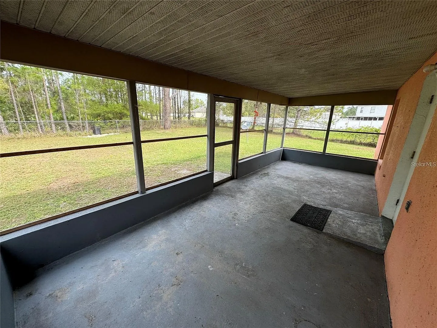 821 Savona PL — Photo 2
