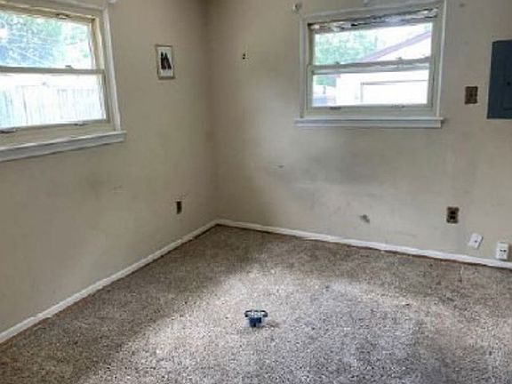 5th image of 25455 Hanover St