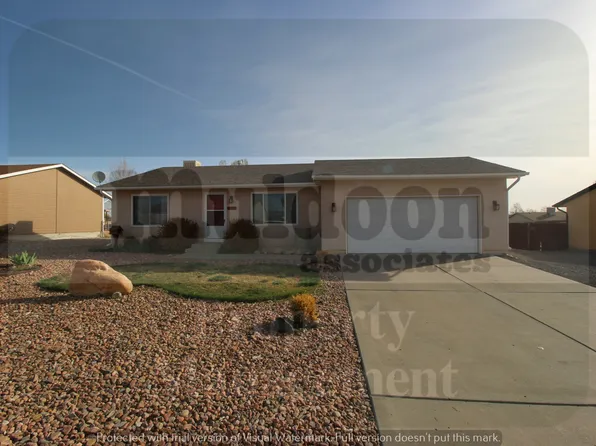 220 S Caddoa Dr, Pueblo West, CO 81007