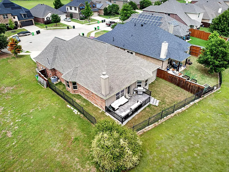 2129 Megan Creek Dr — Photo 38