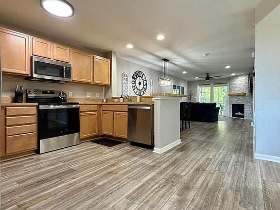 3rd image of 1810 Congressional Village Dr Unit 1303