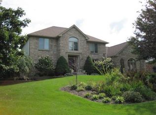 828 Snowmass Dr, Rochester Hills, MI 48309