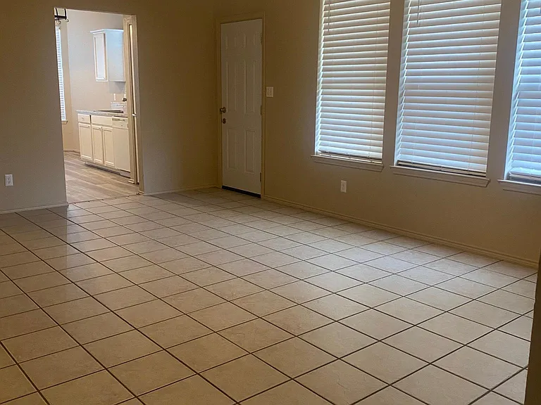 3948 Parkhaven Dr — Photo 10