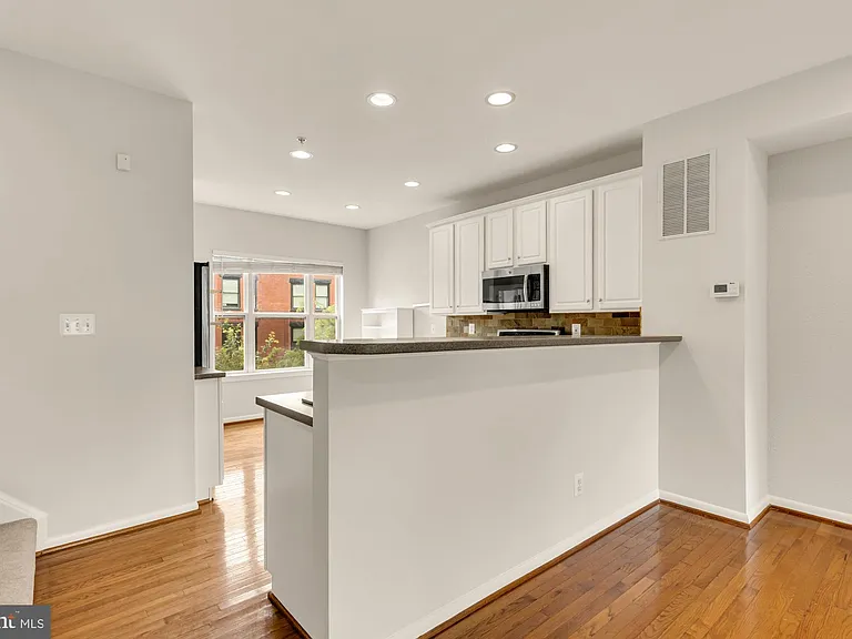 1227 V St NW — Photo 16