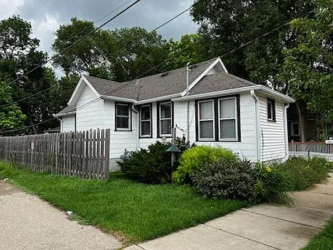 2 bed, 654 sqft, $1,900 — Photo 2