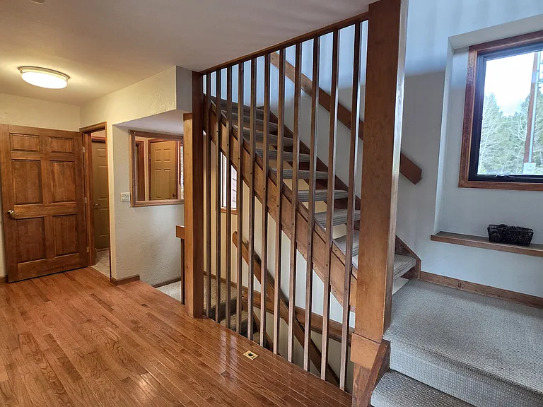 697 Northwestern Pl — Photo 13