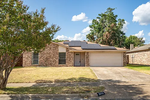 2717 Oakdale Rd Photo 1