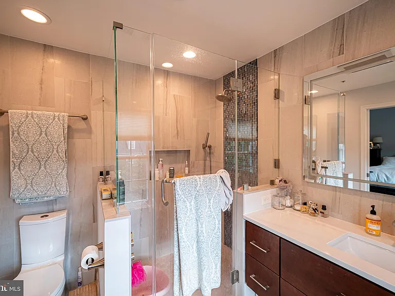 1639 Hunting Creek Dr #B — Photo 21