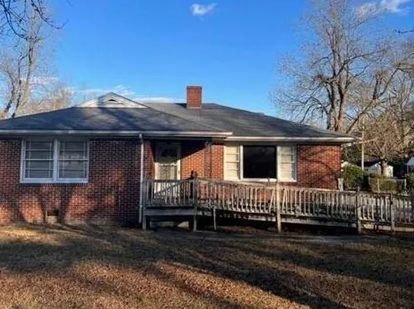 2409 S Memorial Dr, Greenville, NC 27834