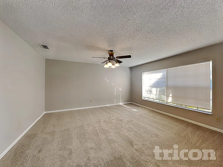 1604 Palm Leaf Dr — Photo 2
