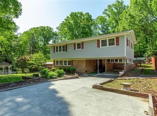 610 Honeysuckle Rd, Asheboro, NC 27203