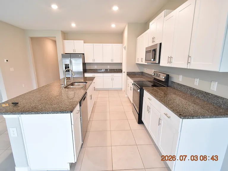 3507 N Maryland Ave — Photo 18