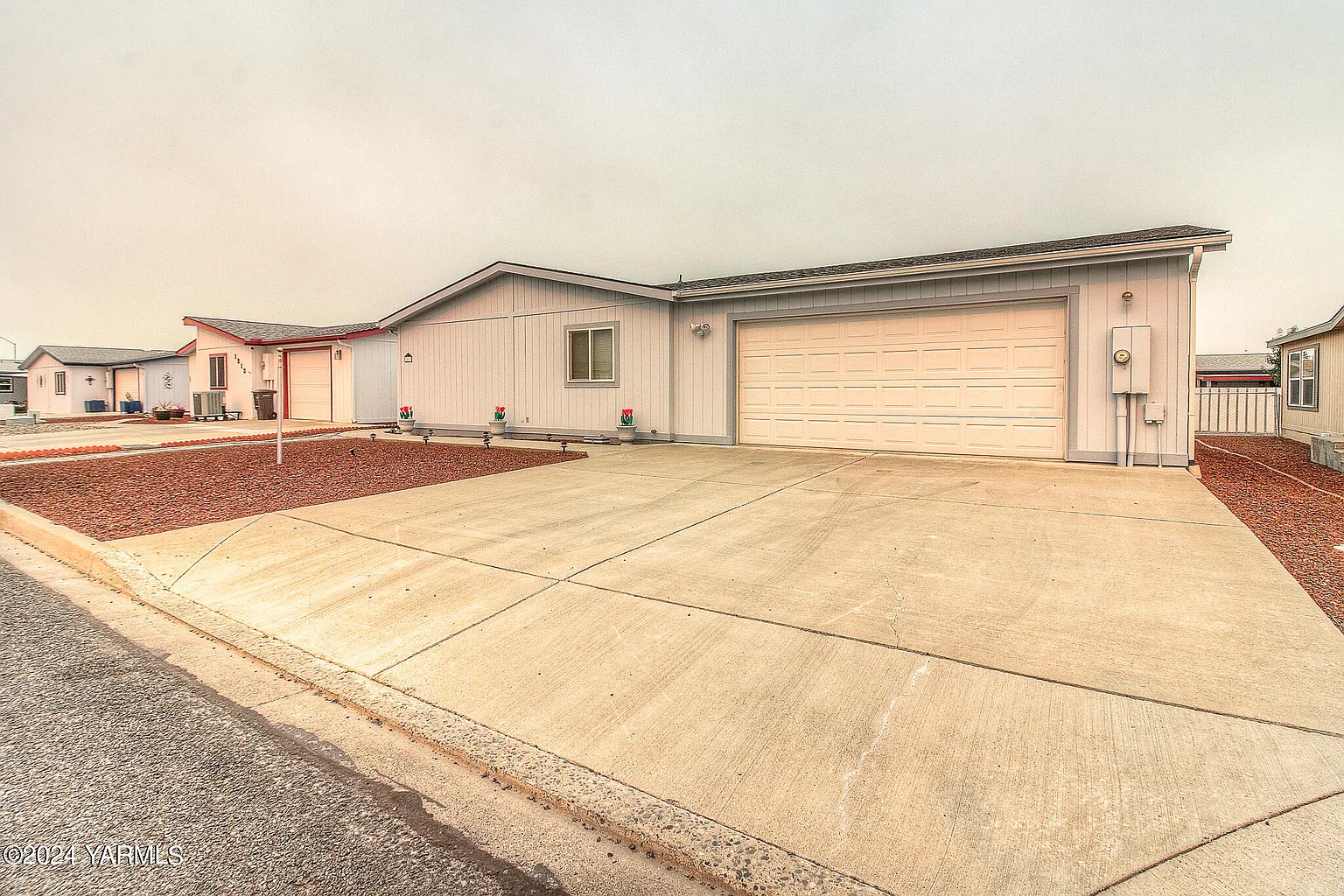 1817 S 70th Ave photo 1