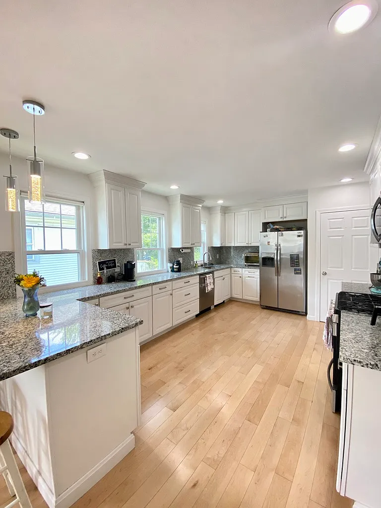 3 bed, 1300 sqft, $3,800 — Photo 3