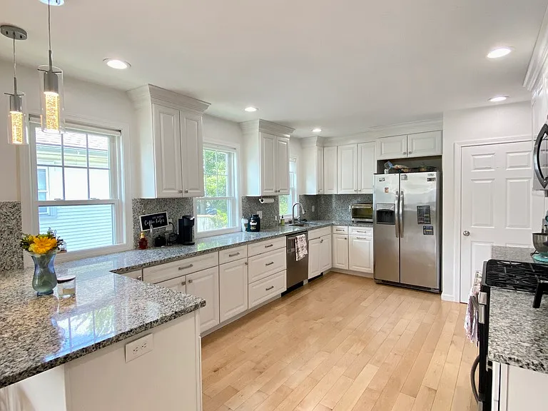 194 Boylston St #2 — Photo 3