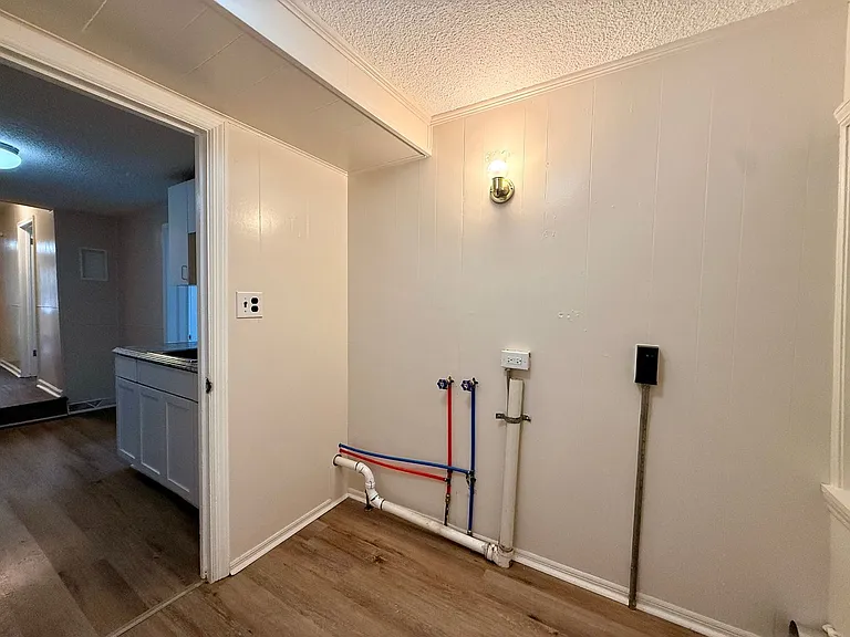 26-28 E Pine St. — Photo 10