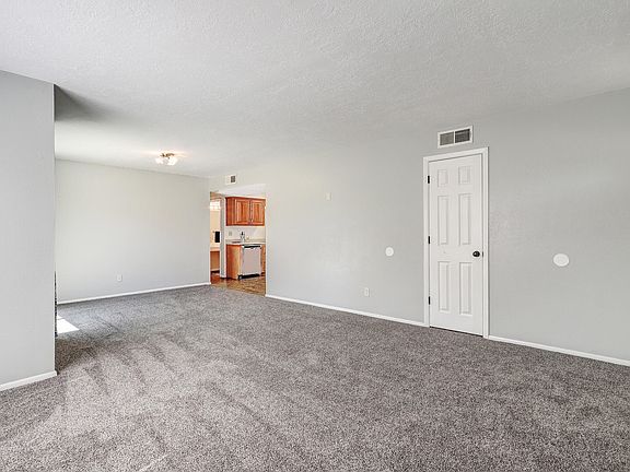 3rd image of 6000 Northland Ave NE