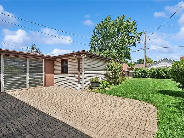 5832 Capulina Ave — Photo 21