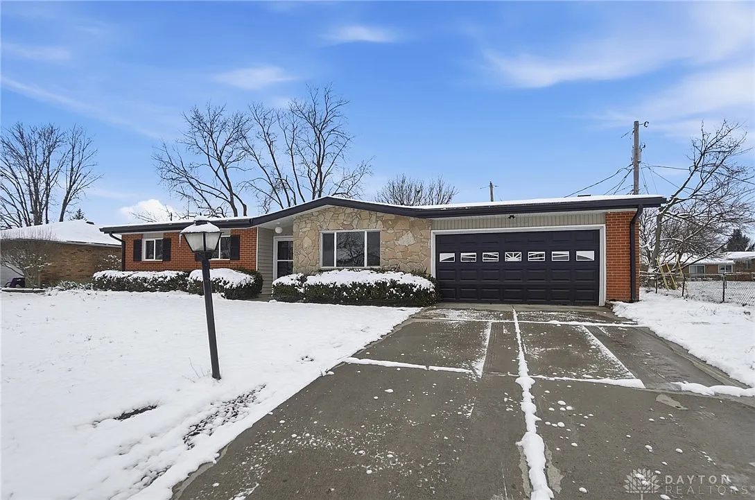 302 Highland Dr photo 1