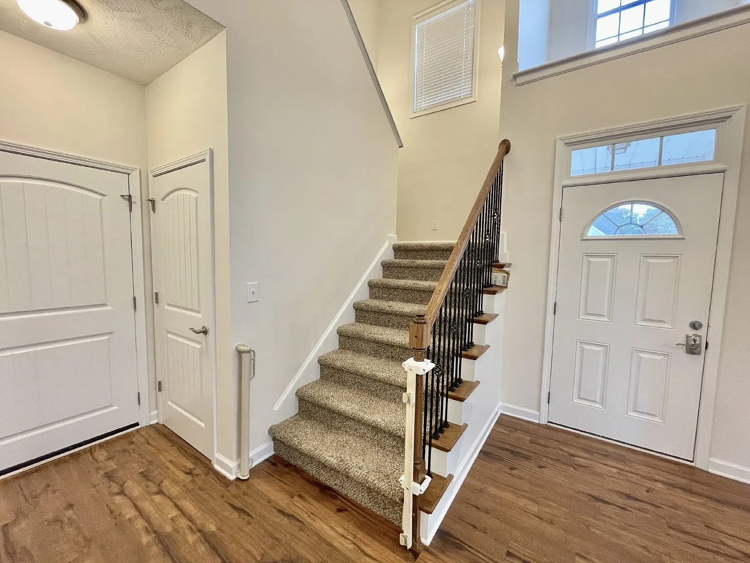 4 bed, 2.5 bath, 2577 sqft, $2,350 — Photo 3