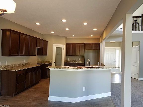3rd image of 10575 Nobhill Ln