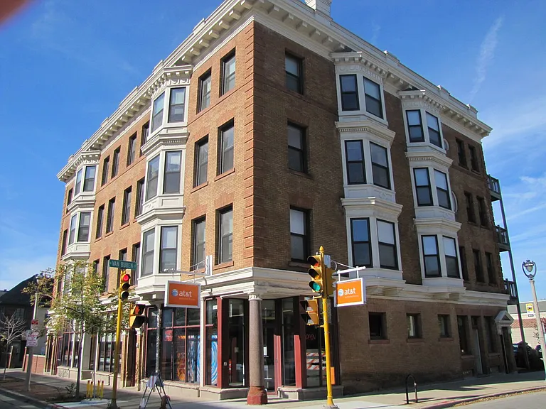 624 E Ogden Ave — Photo 13