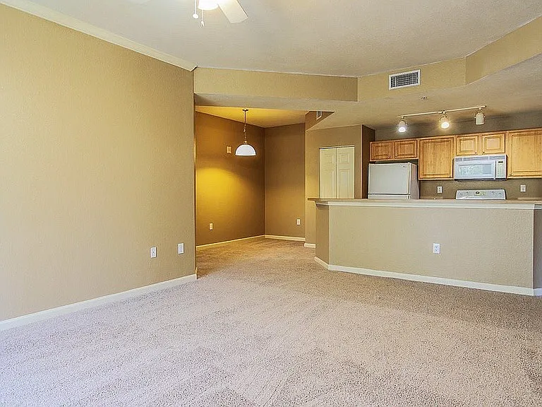 305 N Villa San Marco Dr #304 — Photo 3