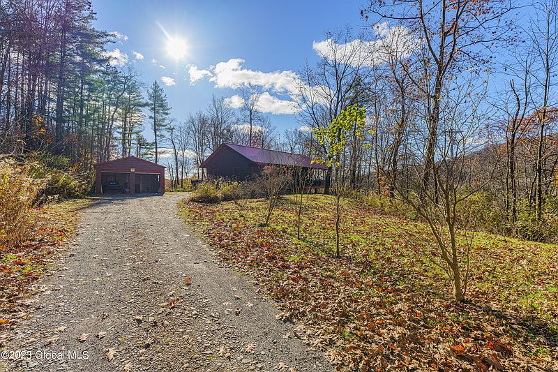 3rd image of 1048 County Route 74
