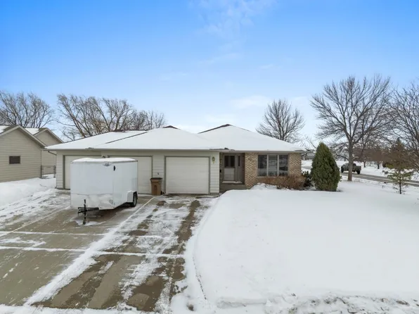 900 15 1/2 Ave SE, Minot, ND 58701