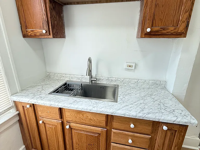 98 S Edith St #104 — Photo 4