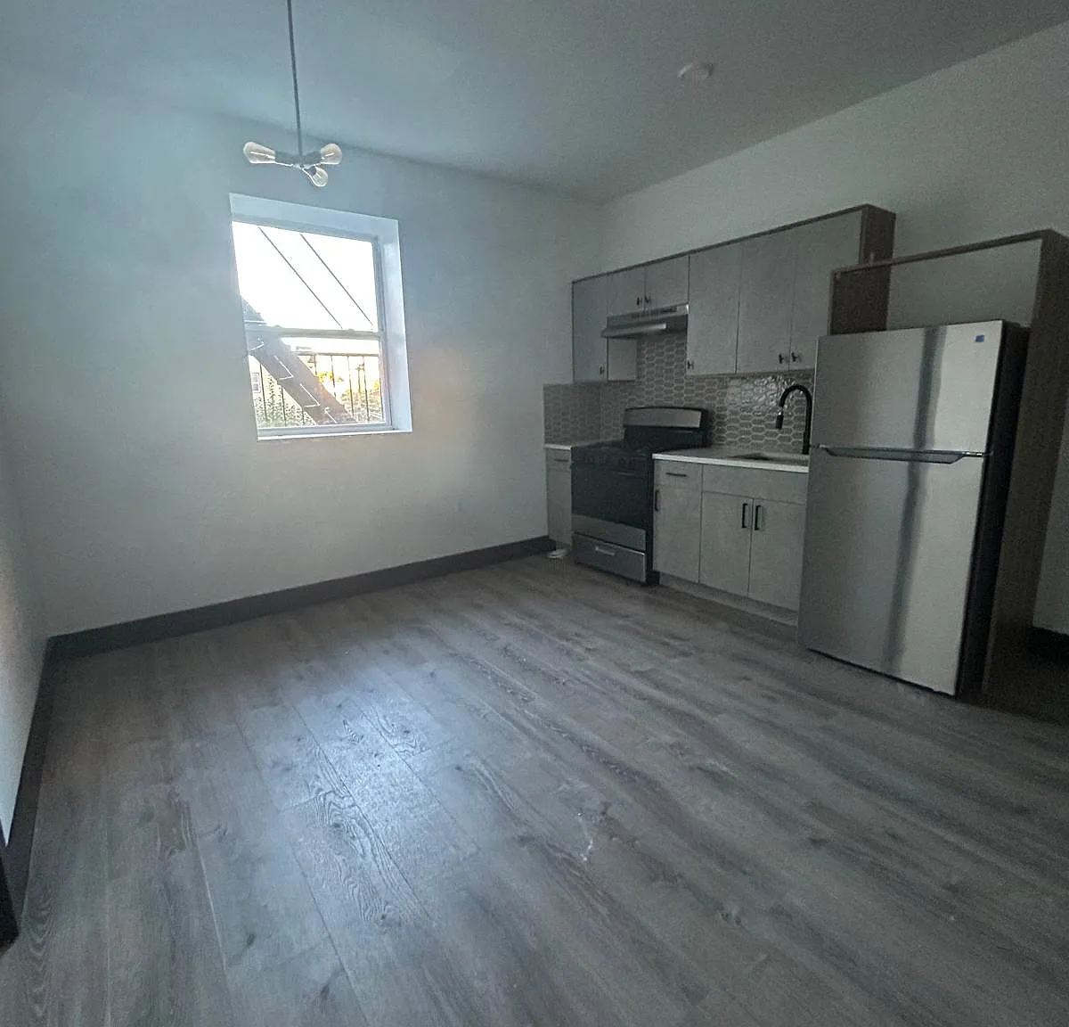 11 Thomas St — Photo 2