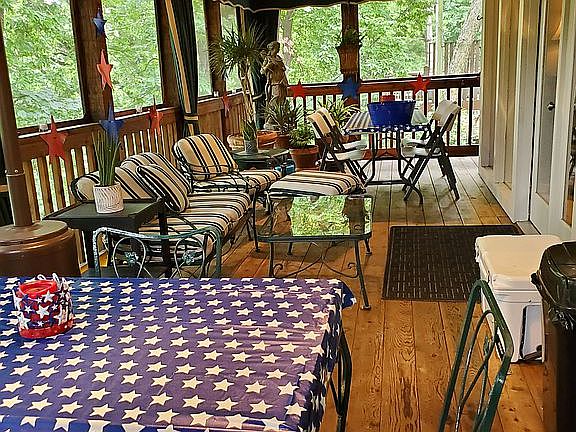 Screen Porch Treehouse View